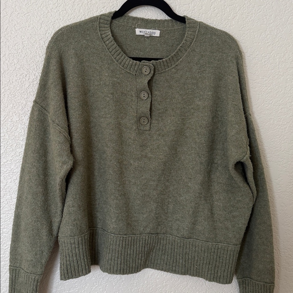WORKSHOP Republic Clothing Sage Green Buttoned Sweater Medium
